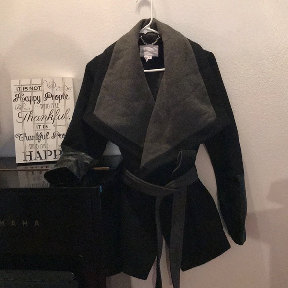 BCBGeneration Jackets & Blazers - BCBGeneration short wrap coat